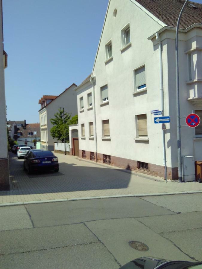 פירמאסנס Ruhige Wohnung Zentrumsnah מראה חיצוני תמונה