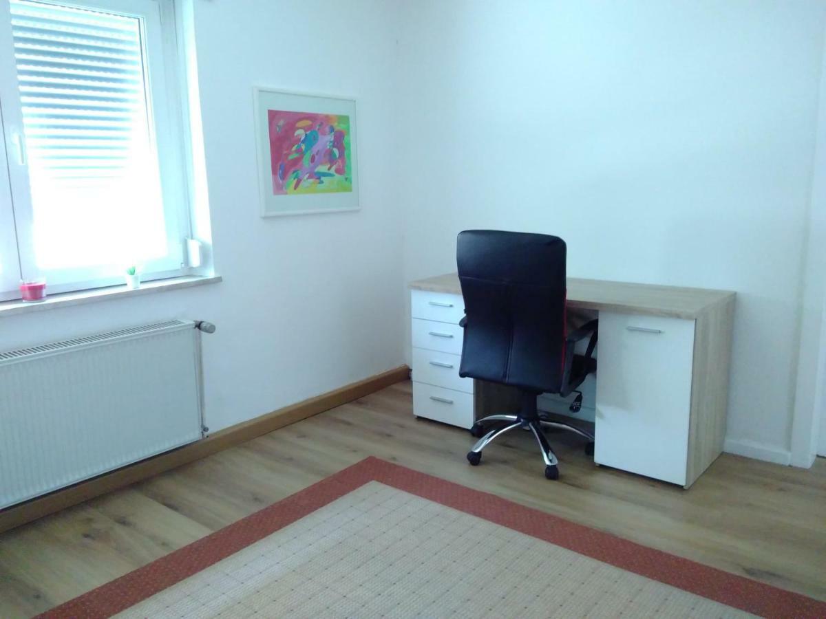 פירמאסנס Ruhige Wohnung Zentrumsnah מראה חיצוני תמונה